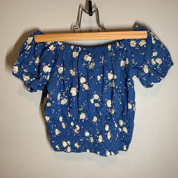 NWT Evane Crop Top in Soheila Floral Blue - Picture 3 of 3